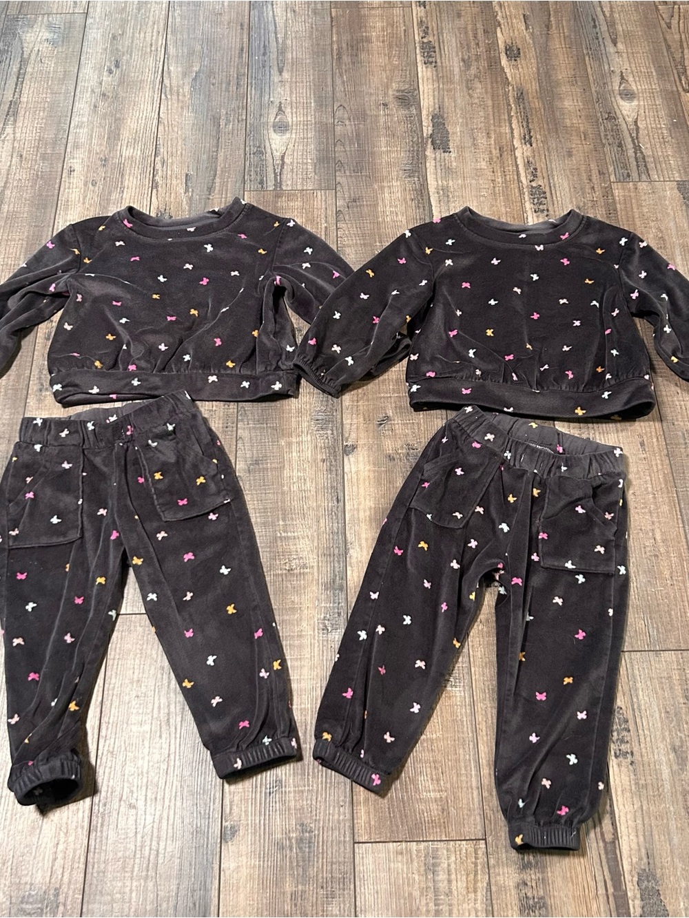 Twin Girls Cat & Jack‎ Toddler Girls' 2pc Velour Butterfly Set size 2T